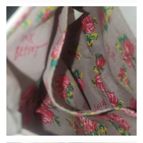 Betsey Johnson crossbody EUC - Picture 5 of 8